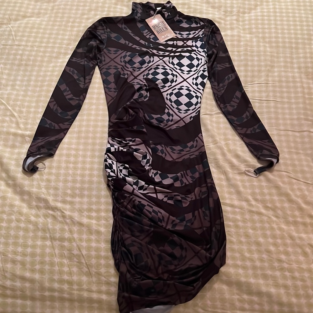 Maisie Wilen ( Grey Orbit City Dress )